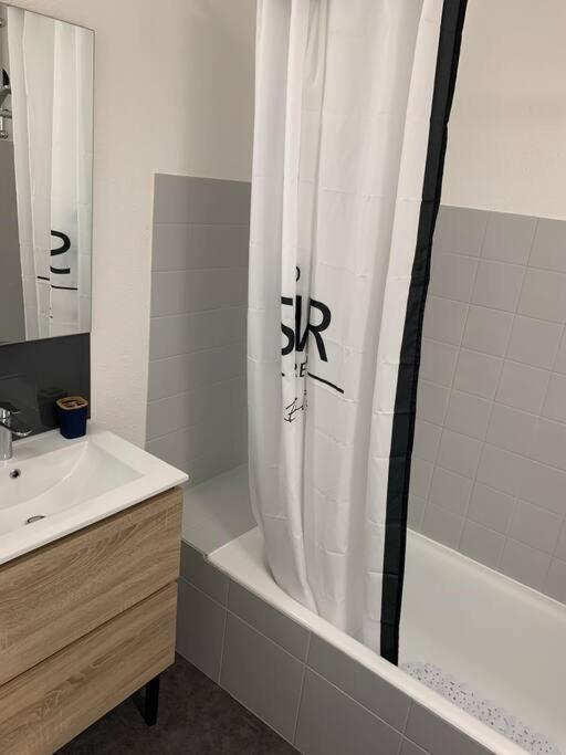 Studio Entierement Renove Avec Parking Gratuit Saint-Nazaire  Exterior photo